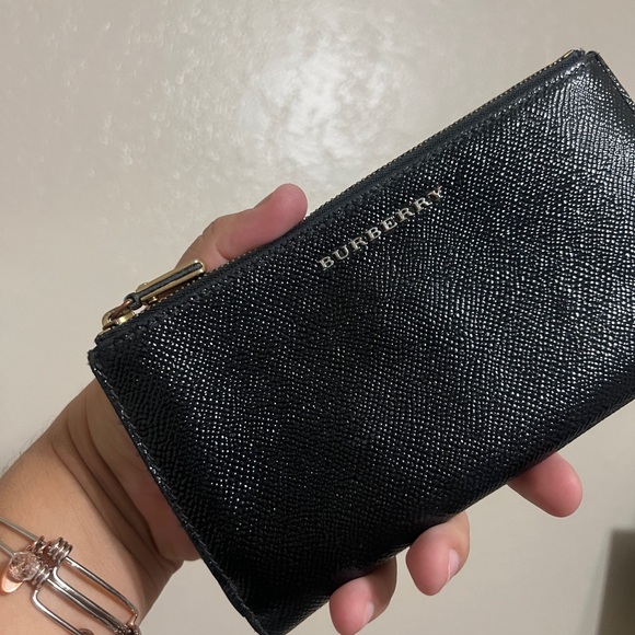 Burberry Black Wallet in Great Condition - Picture 2 of 9